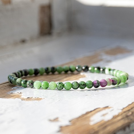 rubin zoisit, rubin zoisit kristal rubin zoisit nakit, rubin zoisit zapestnica, kristal za samozavest