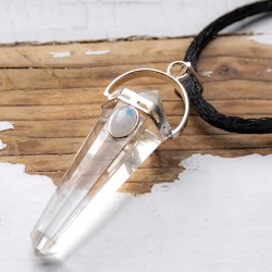 kamena strela, mavrični mesečev kamen, beli labradorit, ogrlica špica, ogrlica s kristali, energijski nakit