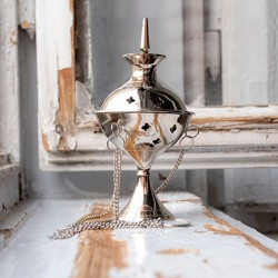 kadilnica, kadilnica za smole, kadilnica iz kovine, viseča kadilnica, kadilni obred, prekajevanje