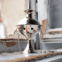 kadilnica, kadilnica za smole, kadilnica iz kovine, viseča kadilnica, kadilni obred, prekajevanje