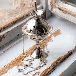 kadilnica, kadilnica za smole, kadilnica iz kovine, viseča kadilnica, kadilni obred, prekajevanje