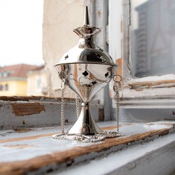 kadilnica, kadilnica za smole, kadilnica iz kovine, viseča kadilnica, kadilni obred, prekajevanje