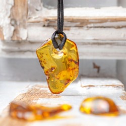 amber, amber crystal, amber necklace, amber jewellery, crystal necklace, crystal jewellery