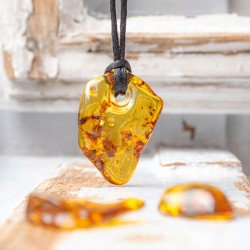 amber, amber crystal, amber necklace, amber jewellery, crystal necklace, crystal jewellery