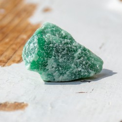 žad, žad kristal, žad nebrušen, nebrušeni kristali, kristal za srečo, kristal za obilje