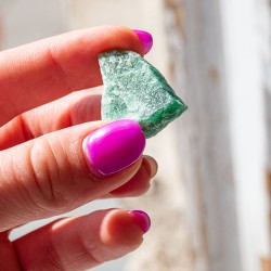 žad, žad kristal, žad nebrušen, nebrušeni kristali, kristal za srečo, kristal za obilje