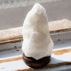 kamena strela svetilka, luč iz kamene strele, kamena strela kristal, svetilka iz kristala