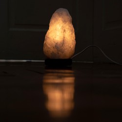 kamena strela svetilka, luč iz kamene strele, kamena strela kristal, svetilka iz kristala