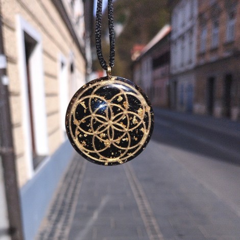 black tourmaline, gold, orgonite, orgonite necklace, orgonite jewellery