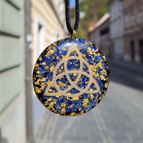 lapis lazuli,črni turmalin, zlato, orgonit, orgonit ogrlica, orgonit nakit, kristal za zaščito, energijski nakit