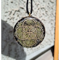peridot, črni turmalin, orgonit, orgonit ogrlica, orgonit nakit, kristali proti jezi, kristali za odnose, zaščita
