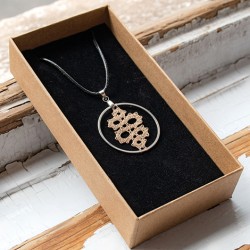 lace necklace