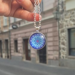 MANDALA NECKLACE light blue