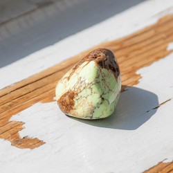 MAGNESITE CITRONEL pocket crystal