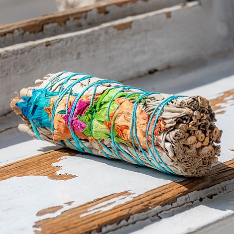 beli žajbelj kadilo, kadilo beli žajbelj za dom, kadilo iz žajblja za pozitivno energijo, žajbljevo kadilo za zaščito