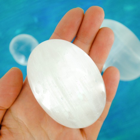 selenit milo, masaža, nega dojenčkov, nega kože, čiščenje aure, ugodna cena, trgovina s kristali, kozmetika, naravna nega kože